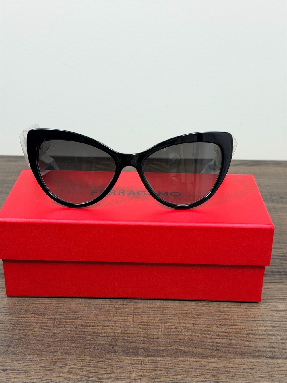 NWT-Black Salvatore Ferragamo Sunglasses